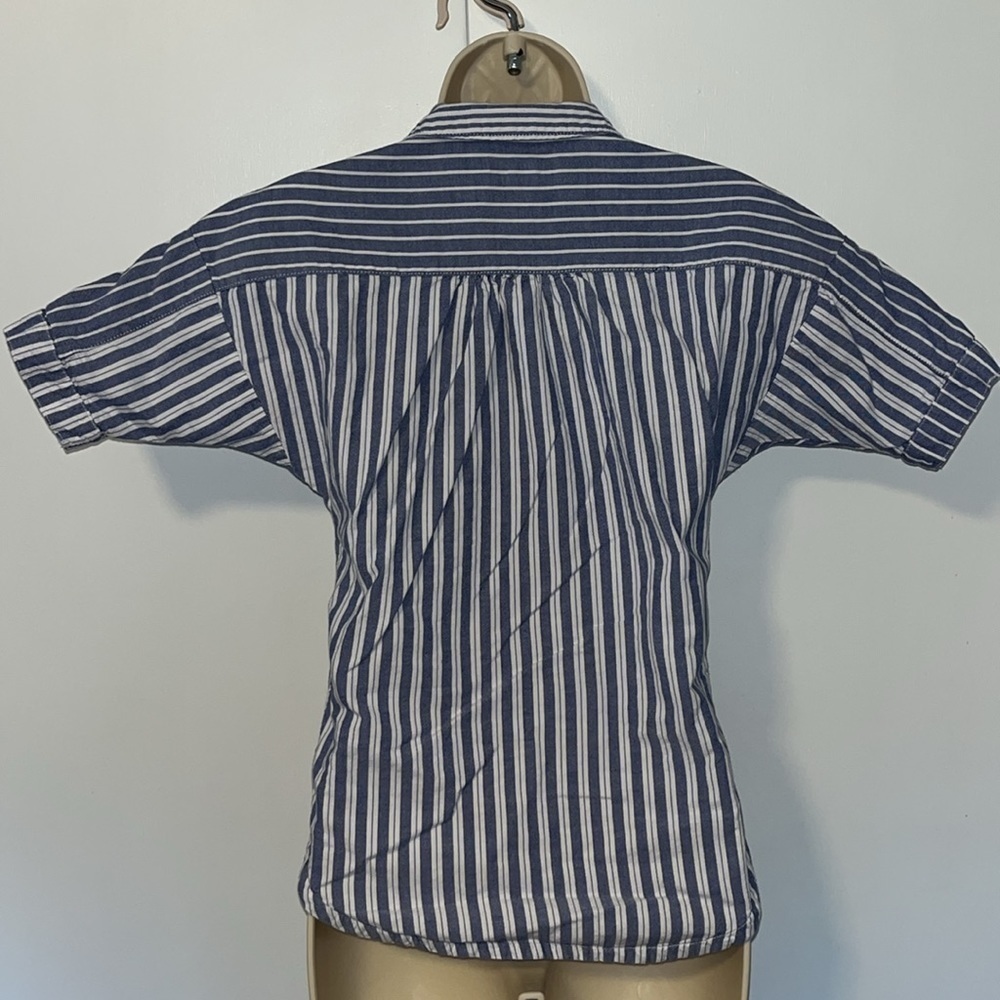 Free Assembly Boyfriend Striped Button Down Shirt Women’s XS 4-5 Blue & White - Picture 5 of 9
